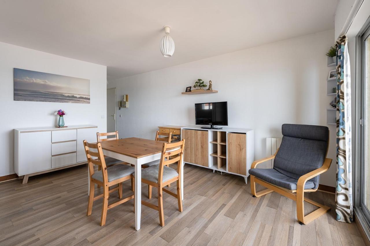 Charmant Appartement Face A La Mer Avec Balcon Houlgate Bagian luar foto